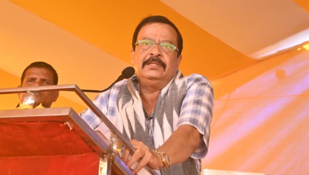 Minister Suresh Pujari Urges Issue-Based Campaign in Nuapada Bypoll