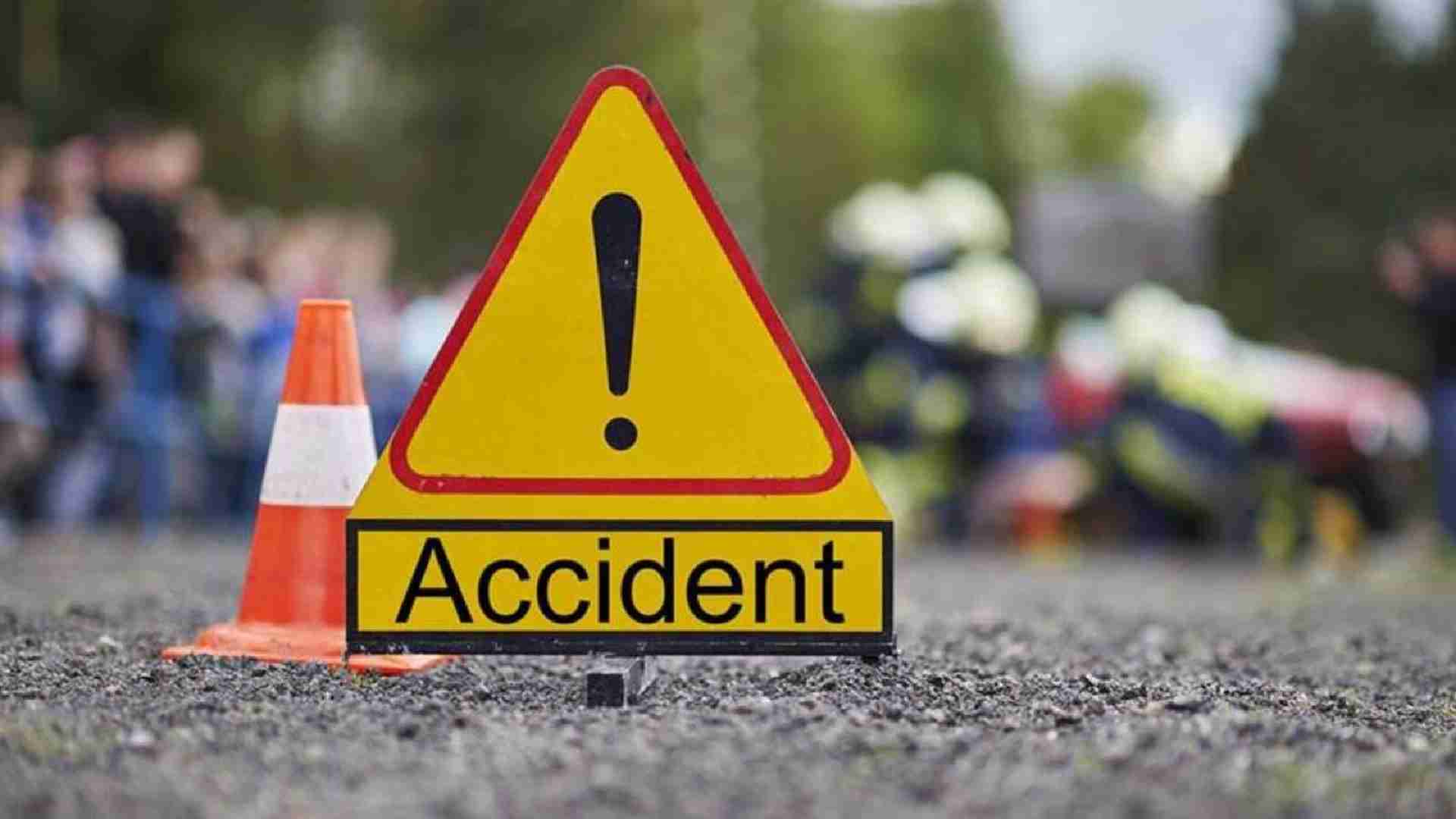 Four Injured In Collision Between Truck & Bus In Odisha's Dhenkanal