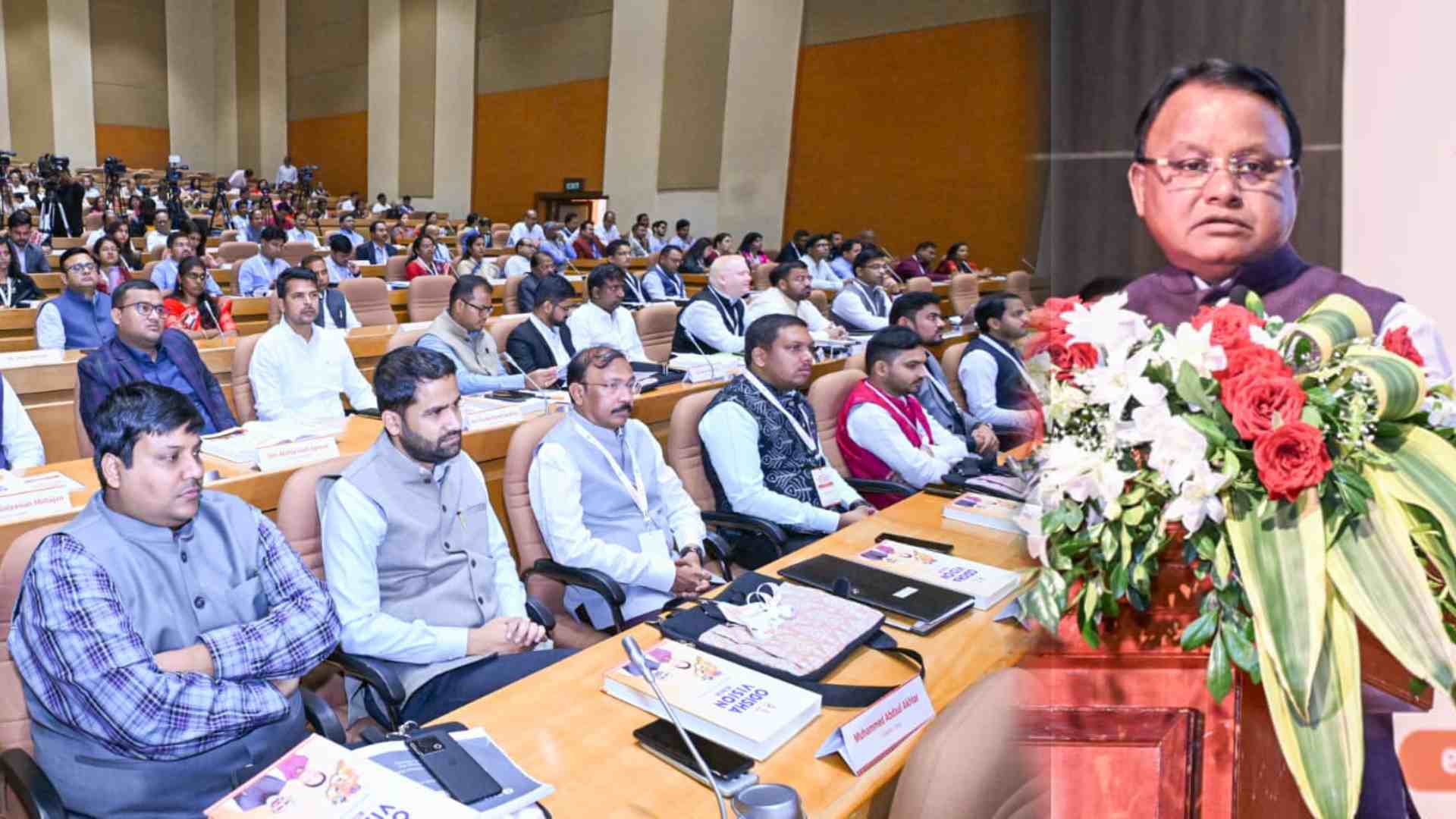 Odisha CM Issues Directives to District Collectors; Stresses Corruption-Free and Tech-Driven Governance