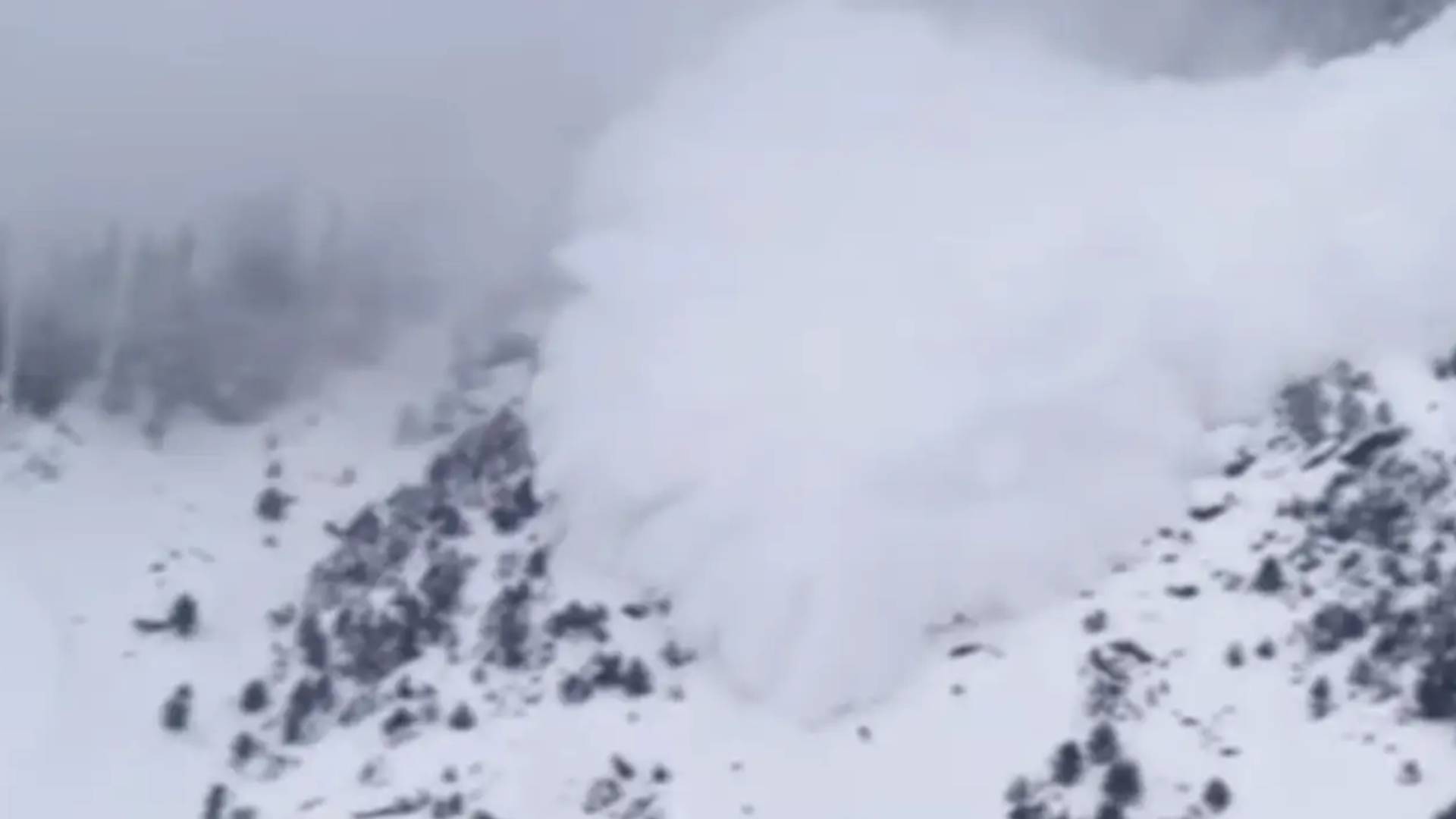 Massive Avalanche Hits Kishtwar Valley, Panic Among Residents