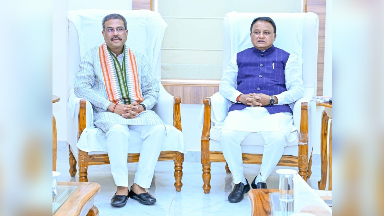 Dharmendra Pradhan Urges Odisha CM To Develop Sambalpur & Angul Clusters As City Economic Regions