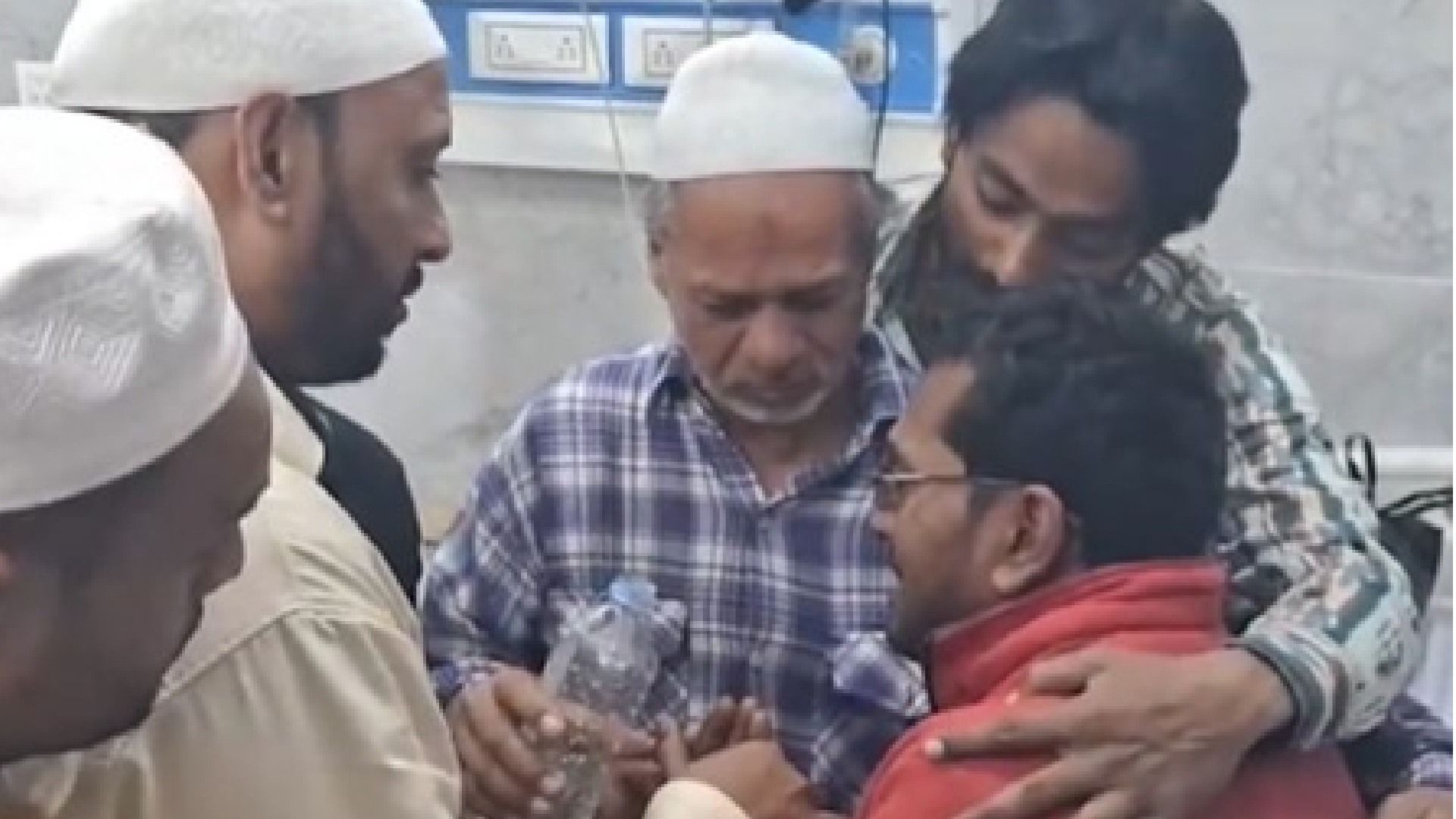 Five Children, Mother Dead in Massive Fire at Delhi's Lisari Gate; Elderly Woman Critical