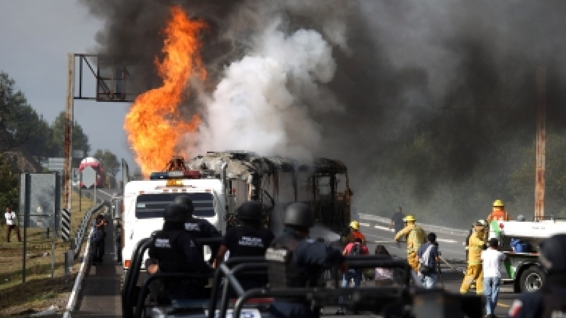 Mexican Drug Lord's Killing Triggers Unrest, Roadblocks, Stranded Americans