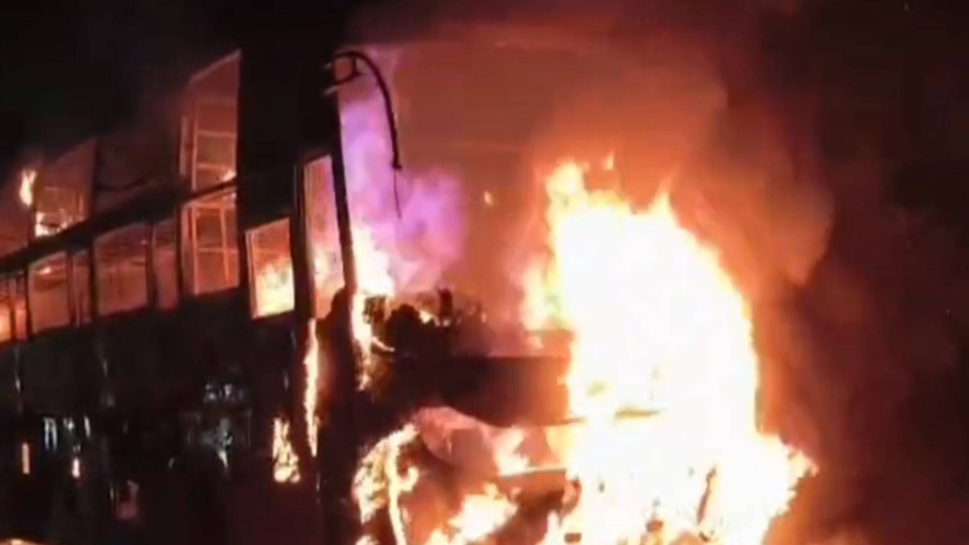 Bus Catches Fire in Andhra Pradesh; Malkangiri MLA Mangu Khilla Among Passengers Escapes Unhurt