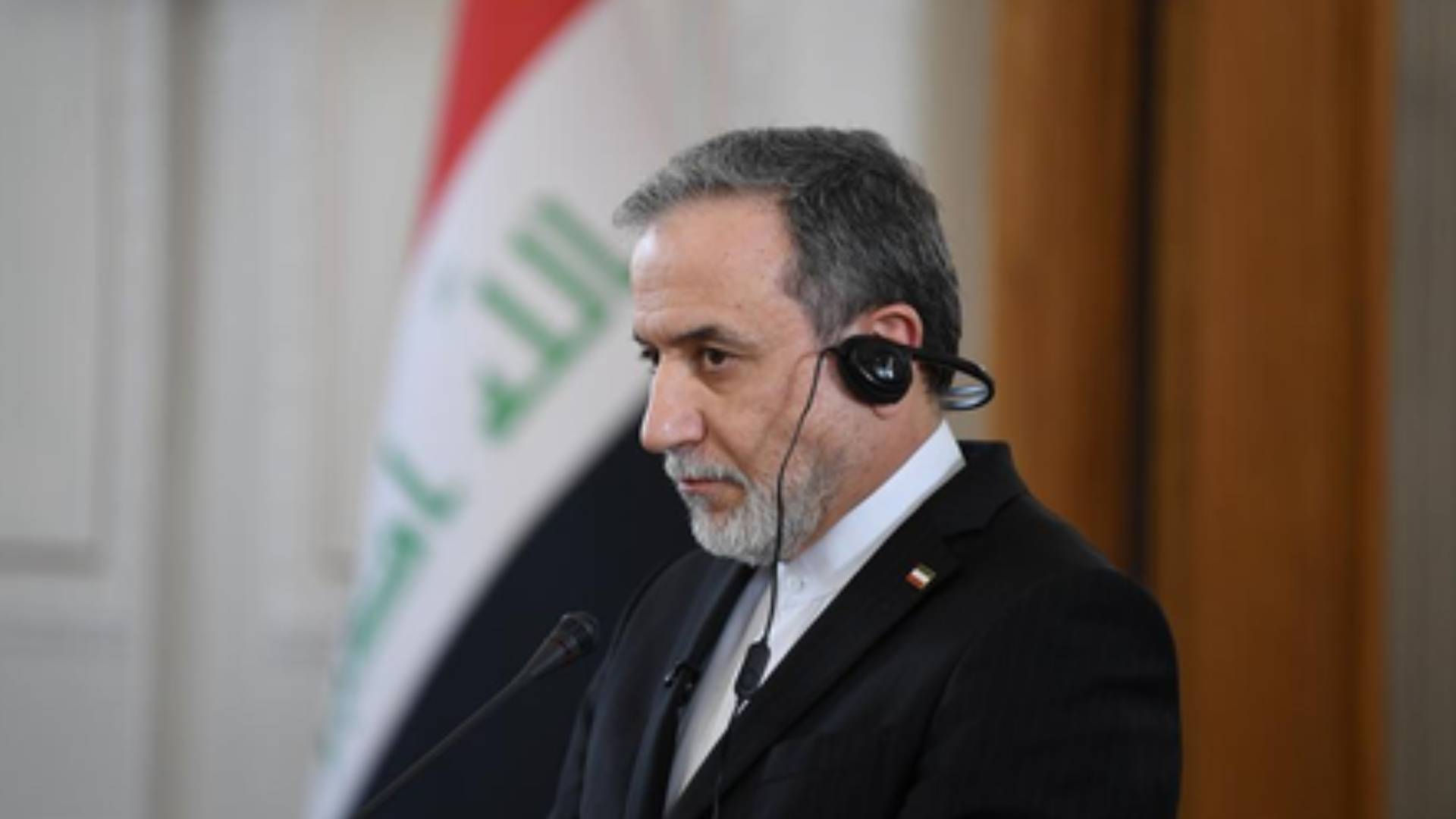 Iran Issues 'Ultimatum' to Bahrain, UAE Hotels Hosting US Troops