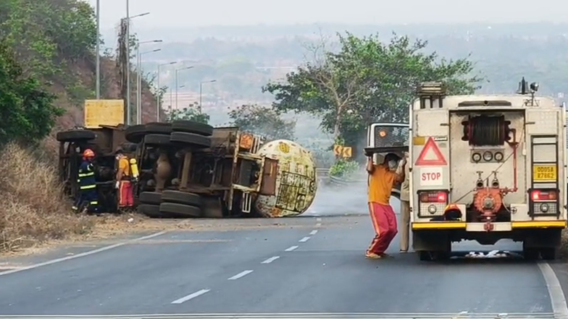 Acid Tanker Overturns on NH-16 in Ganjam
