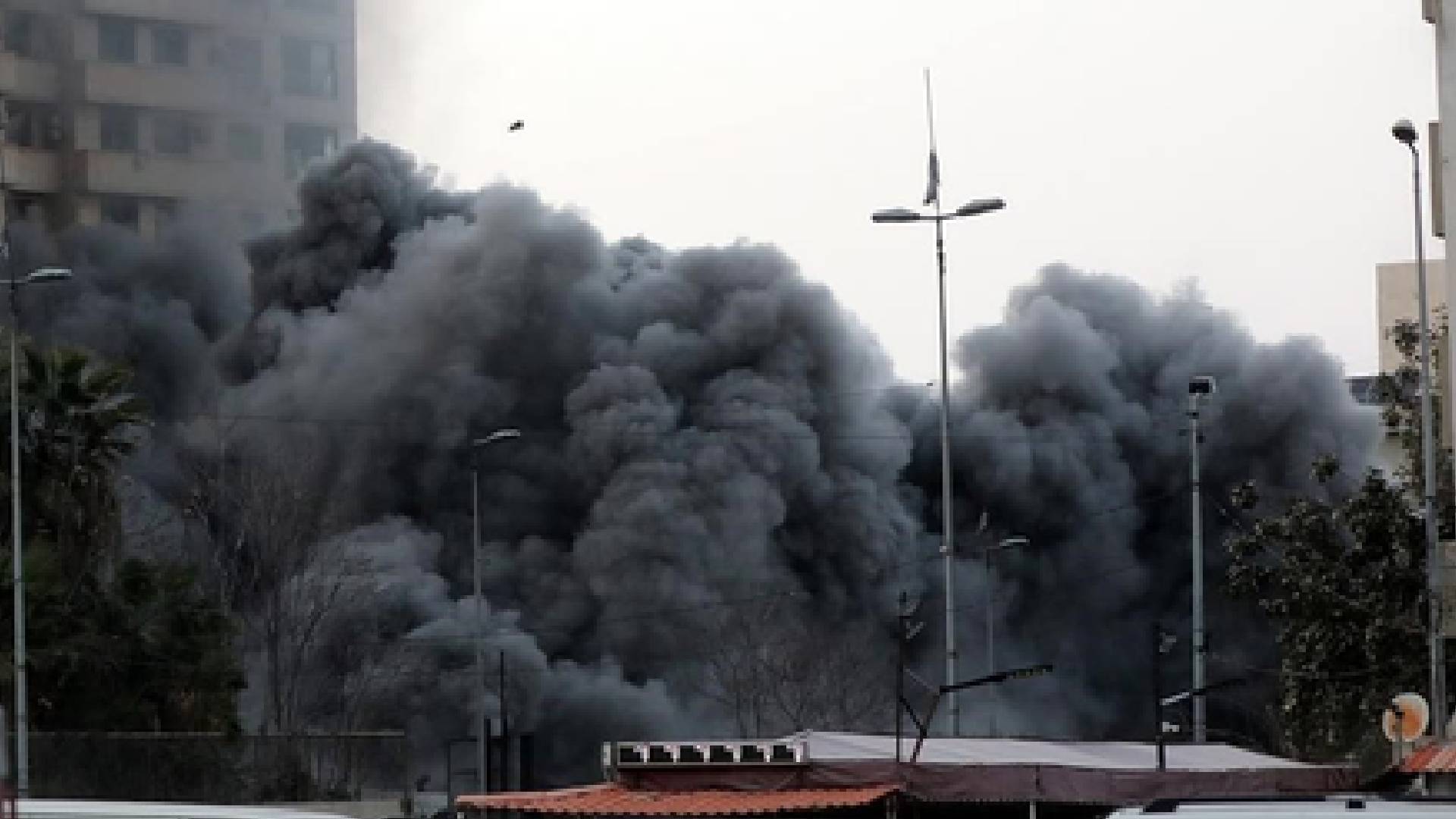 US Strikes Key Iran Bridge, Urges Tehran to ‘Make a Deal’