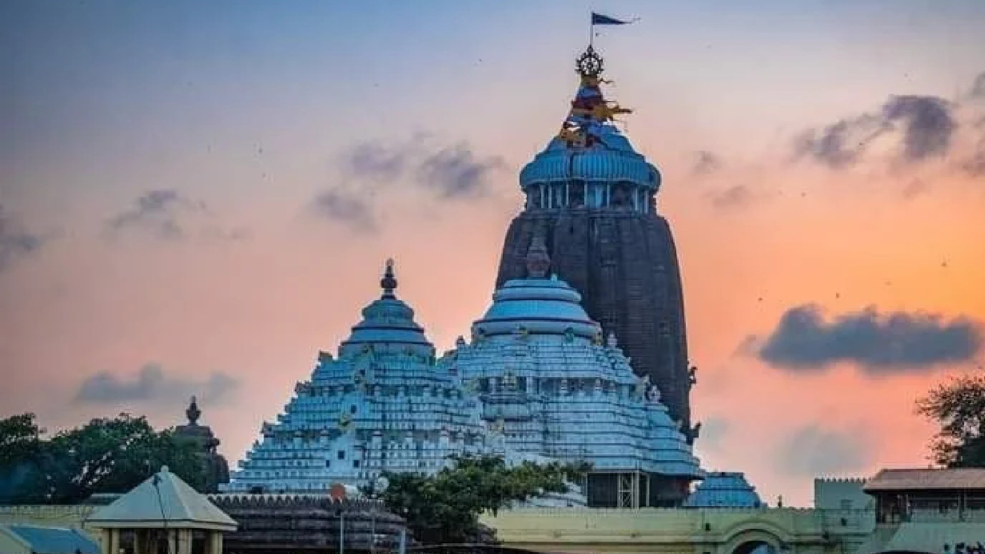 Bada Mahasnan Ritual Underway At Puri Jagannath Temple After Blood Stains Found Near 'Bhitara Katha'