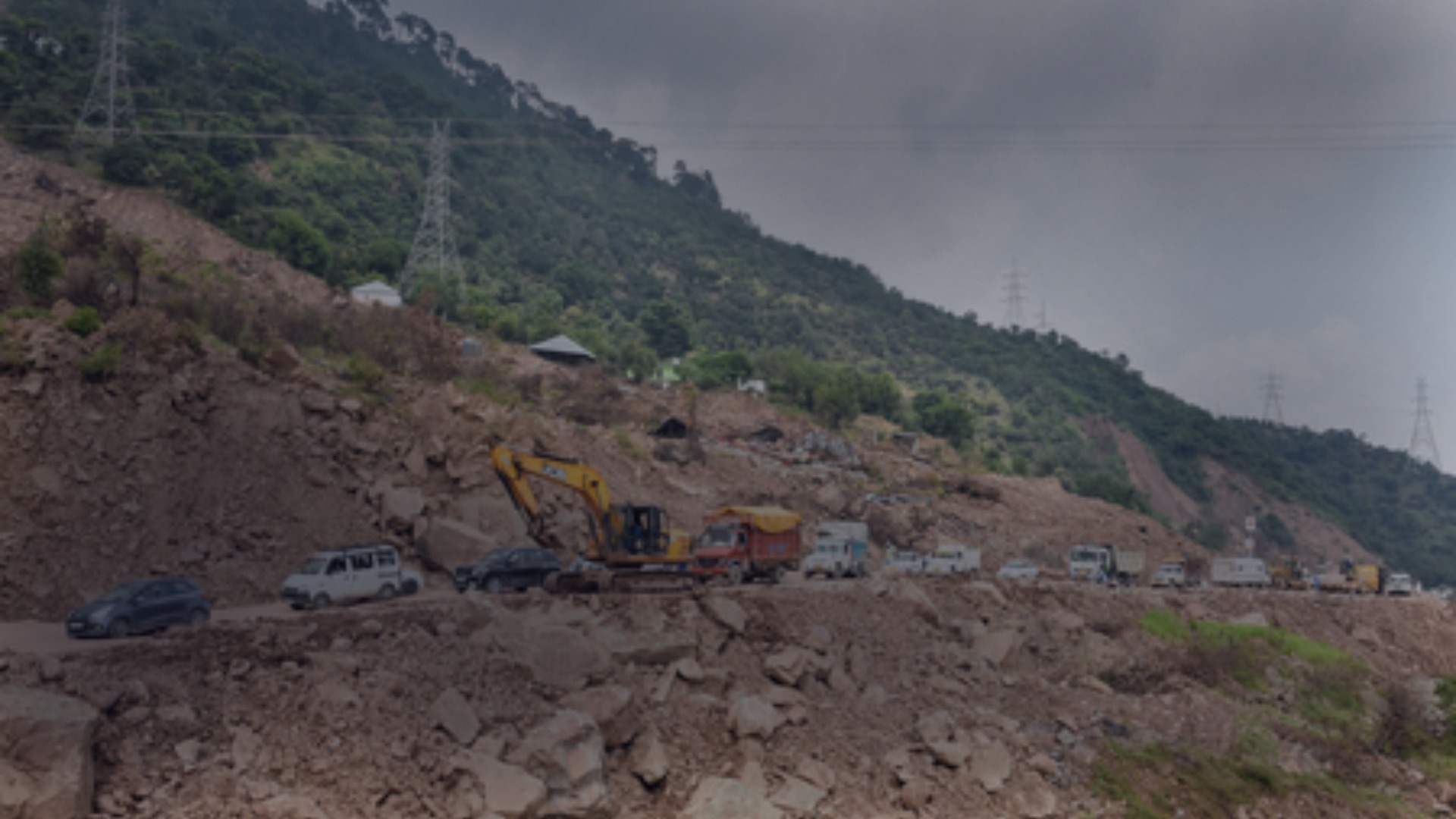 Landslide in Ramban Blocks Srinagar-Jammu Highway