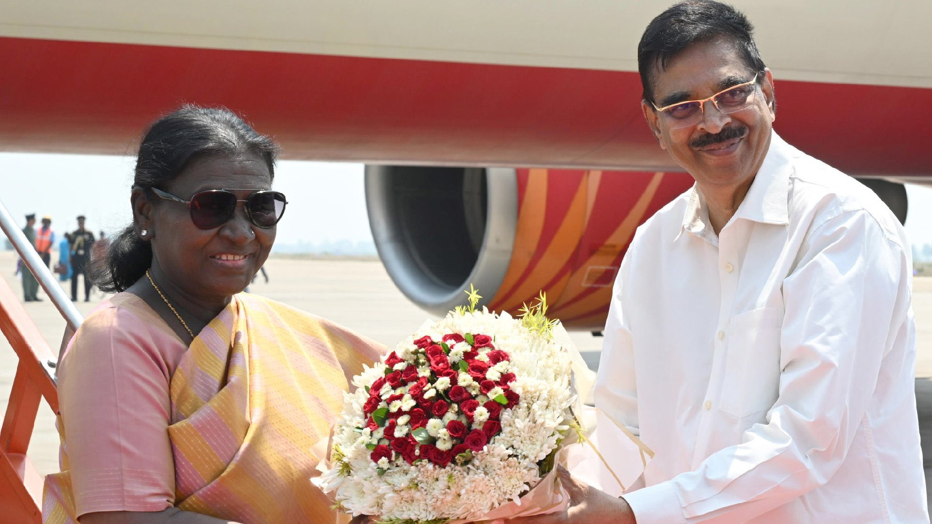 President Murmu Arrives in Odisha, Heads to Rourkela to Inaugurate Series of Development Projects