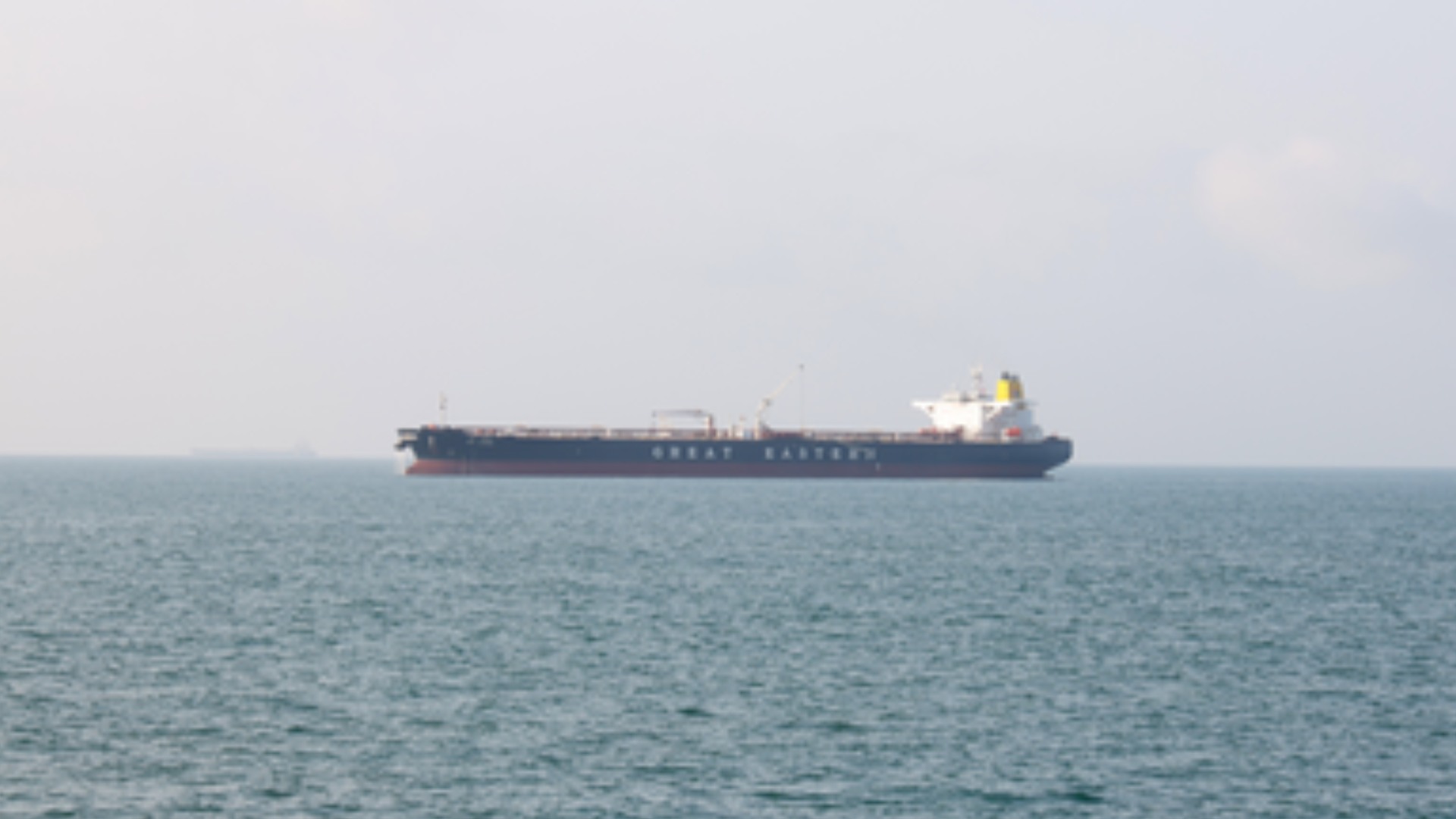 India‑Linked LPG Tanker Crosses Strait of Hormuz amid Tensions