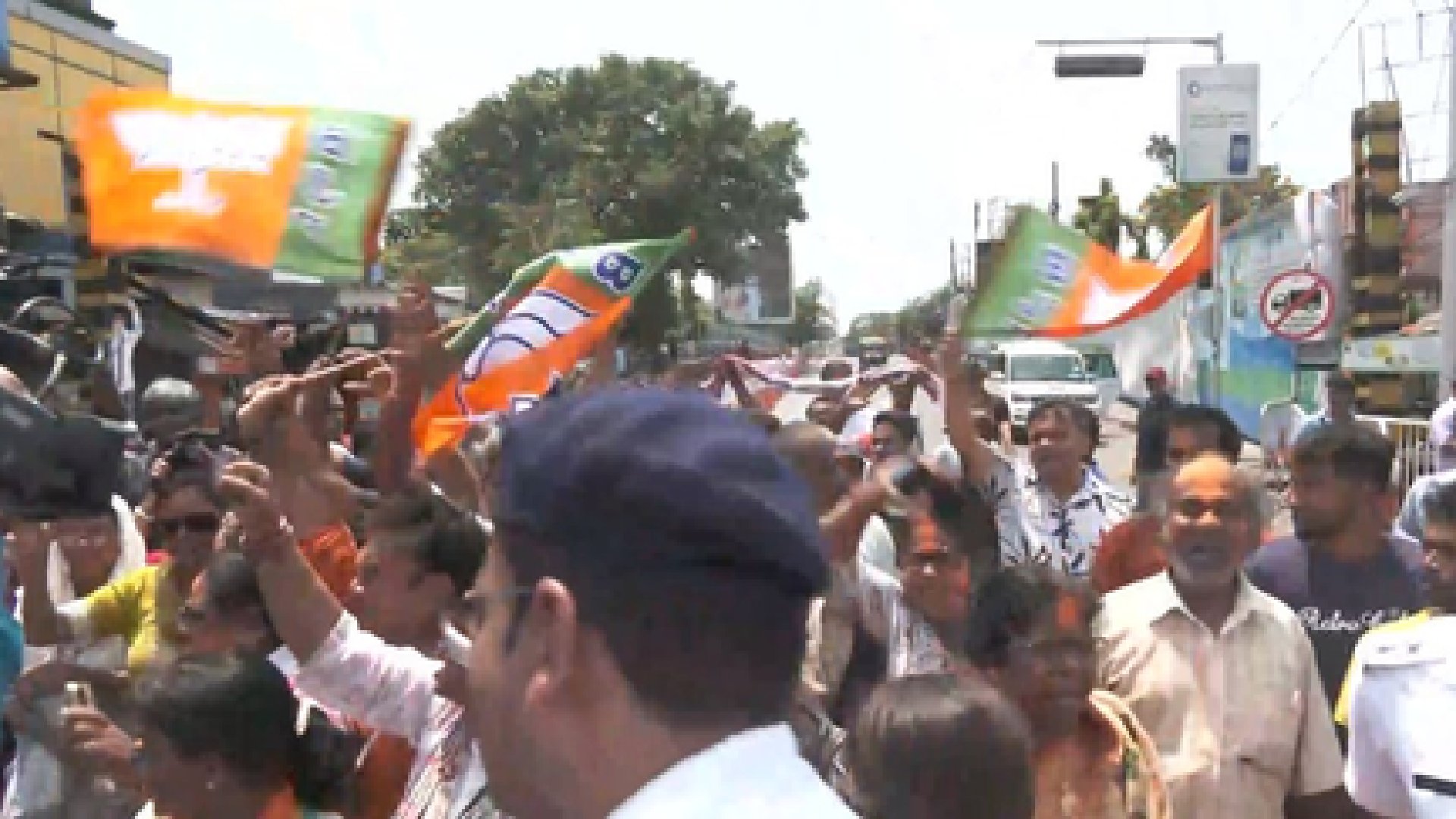 ‘Jai Shri Ram’ Slogans Raised Near Mamata Banerjee’s House as BJP Surges Ahead