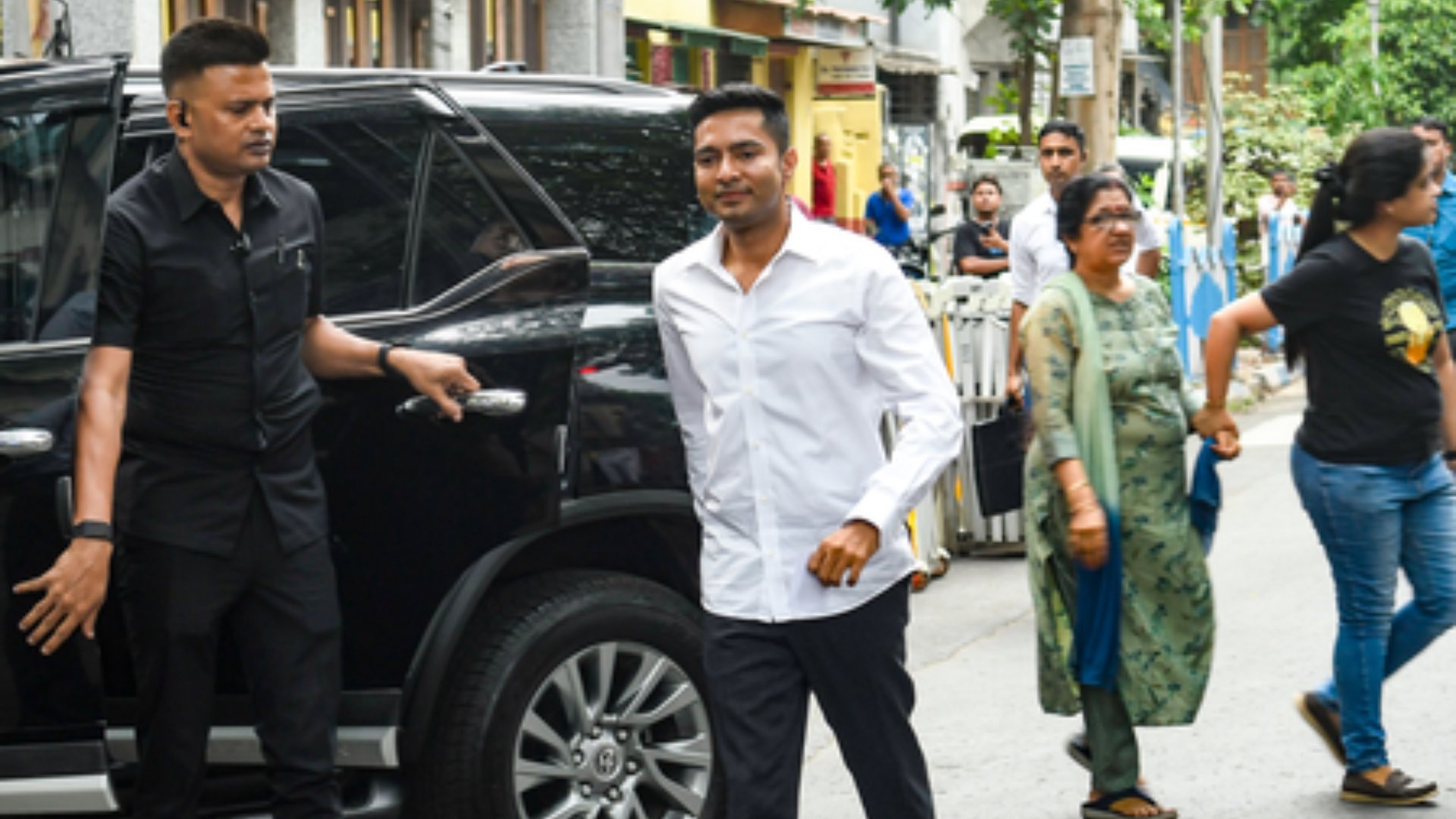 ECI Bars Abhishek Banerjee from Entering Kolkata Counting Centre