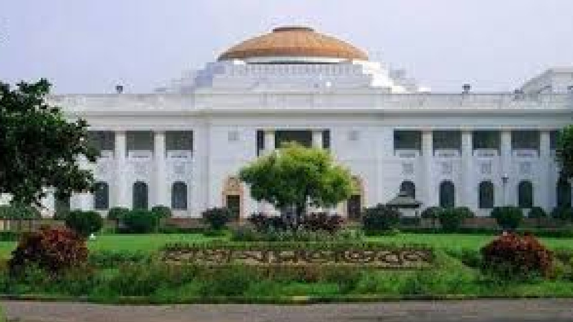 Guv Ravi Dissolves West Bengal Assembly, Clears Deck for New Govt formation