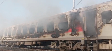 Major Tragedy Averted As 68 Passengers Safely Evacuated From Rajdhani Express Coach After Fire In MP
