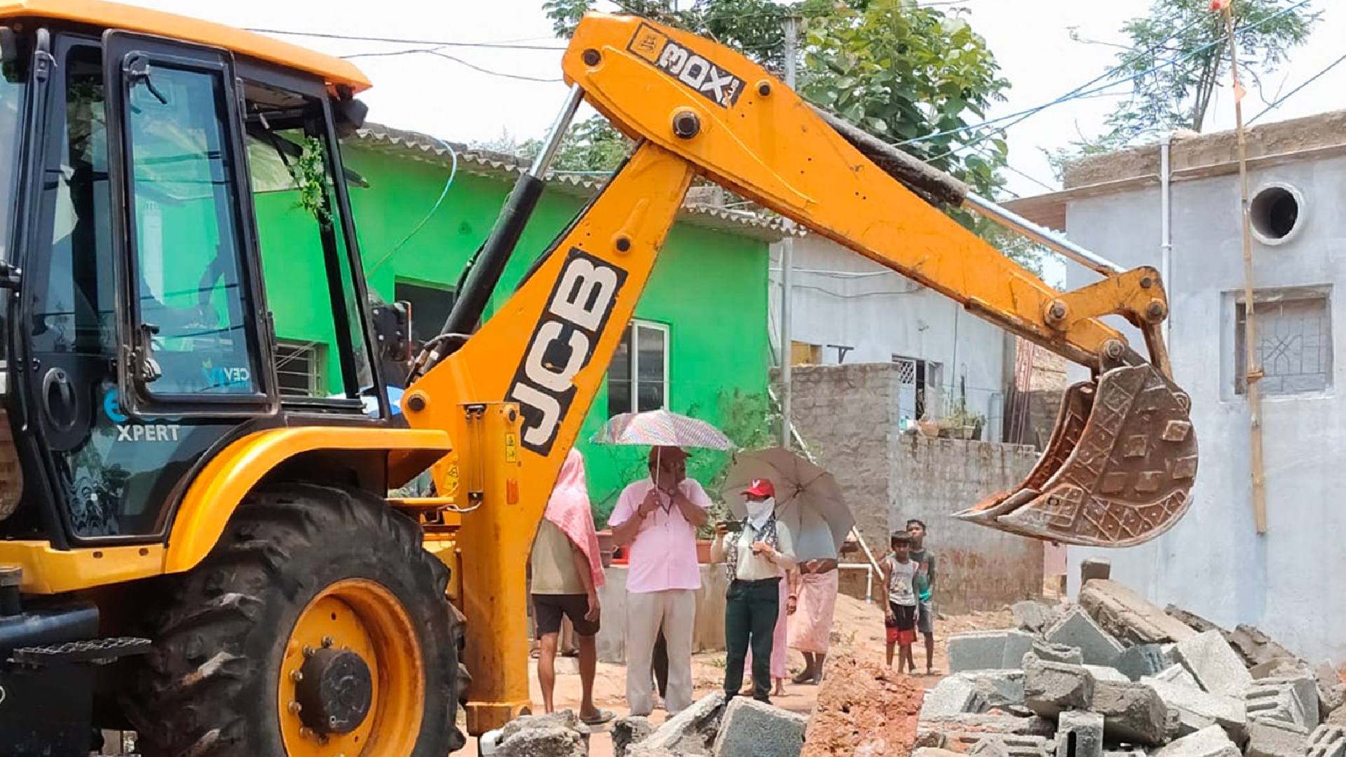 Bhubaneswar Eviction Drive Sparks Chaos, Families Protest