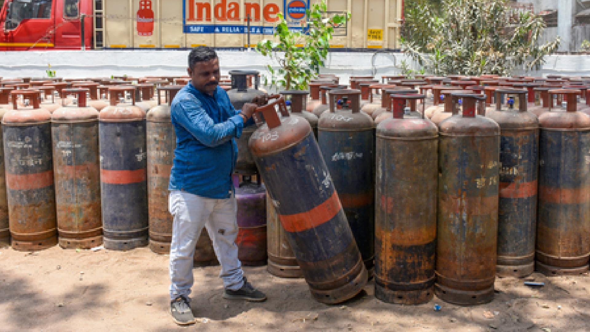 Commercial LPG Prices Hiked Again: 19-kg Cylinder Up Rs 42 In Delhi, Now Costs Rs 3,113.50