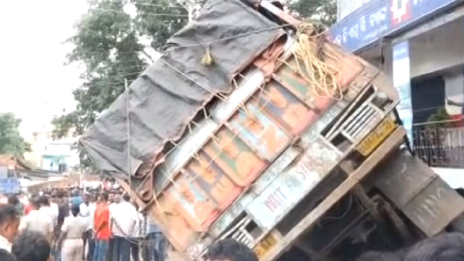 Truck With Brake Failure Rams Into Over A Dozen Vehicles On NH-26 In Koraput