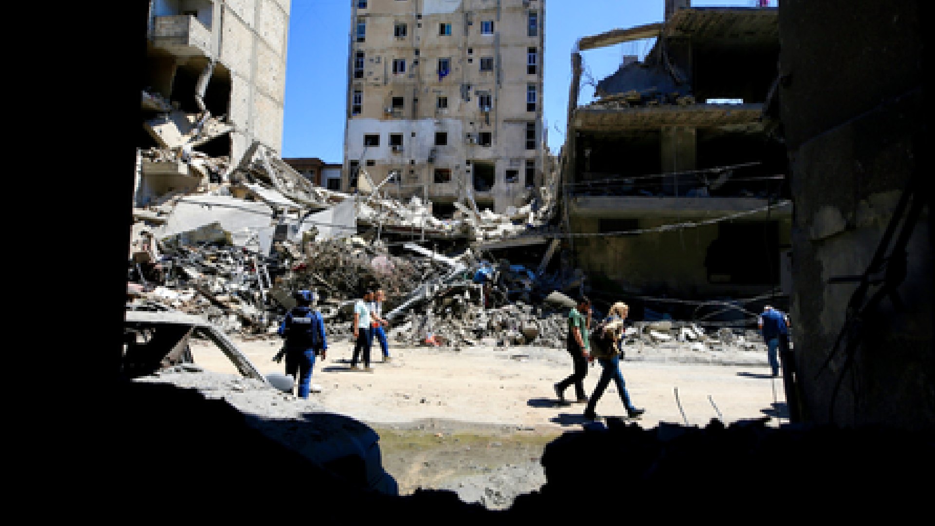 Israeli Airstrike Hits South Lebanon Shortly After Ceasefire Takes Effect
